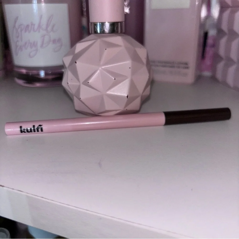 💝NIB Kulfi Beauty Kajal Eyeliner- Cheeky Chiku-Brown💝